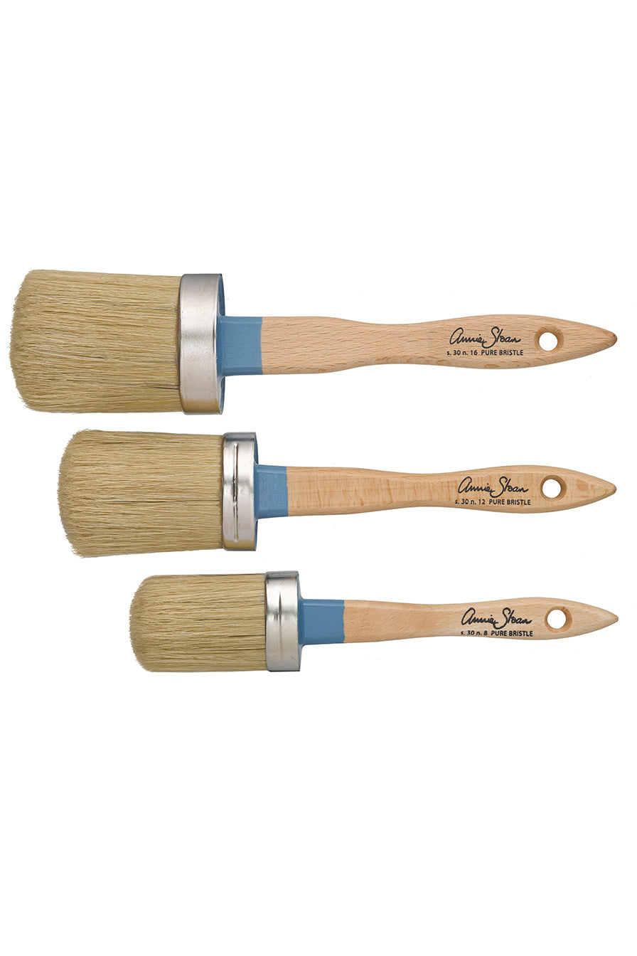 Chalk Paint brush Annie Sloan upcycling robins nest vintage furniture painting