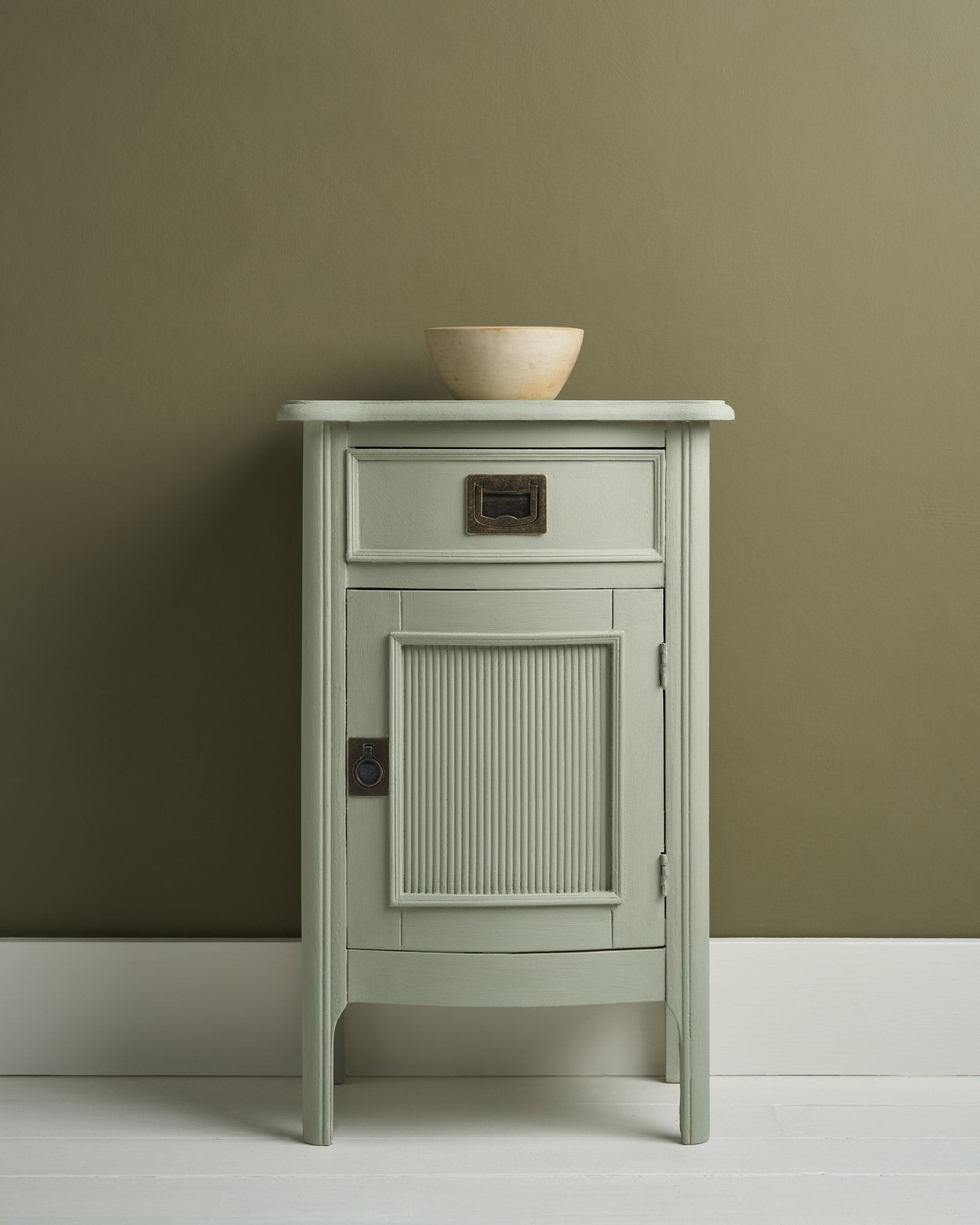 Annie Sloan Chalk Paint Coolabah Green furniture paint paletteandpatina.net Sydney Australia interior design decor upcycling